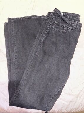 Levi's Women's Flare Jeans in Washed Black